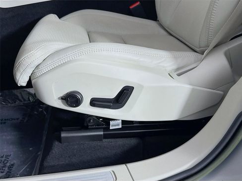 Used 2023 Volvo XC60 B5 Ultimate AWD/4WD image 23