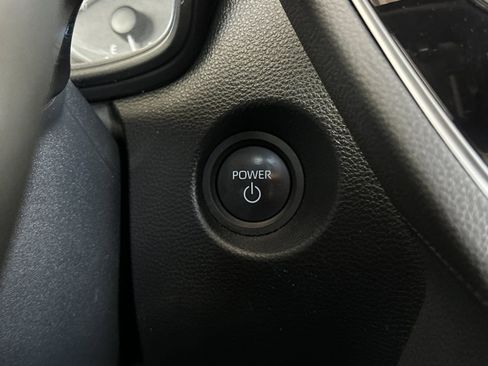 Used 2025 Toyota Corolla Cross AWD Hybrid w/ Moonroof Package image 20