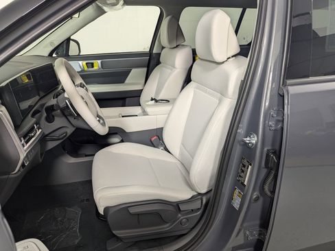 New 2026 Hyundai Santa Fe SE FWD image 12