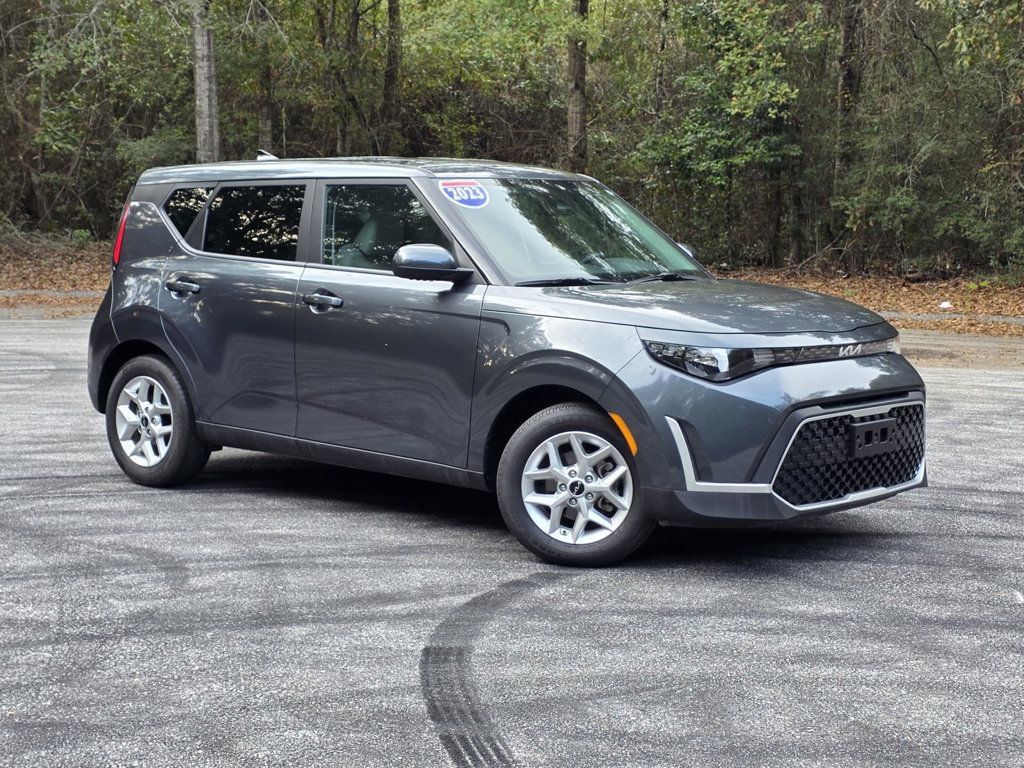 Used 2023 Kia Soul LX w/ LX Technology Package FWD image 1
