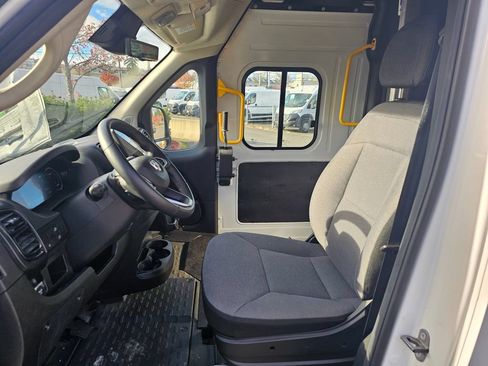 New 2024 RAM ProMaster 3500 w/ Delivery Van Package FWD image 16