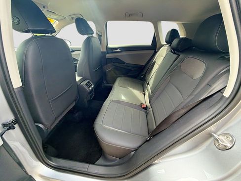 Used 2024 Volkswagen Taos SE FWD image 19