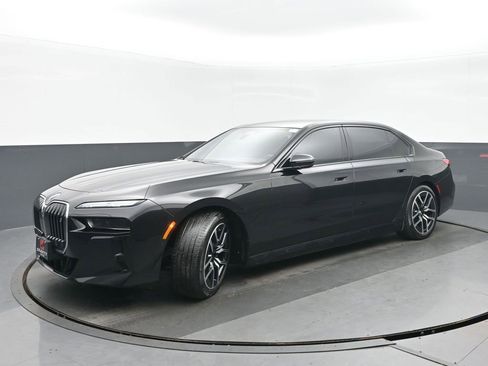 Used 2023 BMW i7 xDrive60 w/ Executive Package 2 image 7