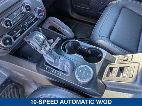 New 2025 Ford Bronco Badlands image 14