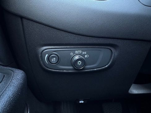 Used 2022 Chevrolet Equinox LT image 14