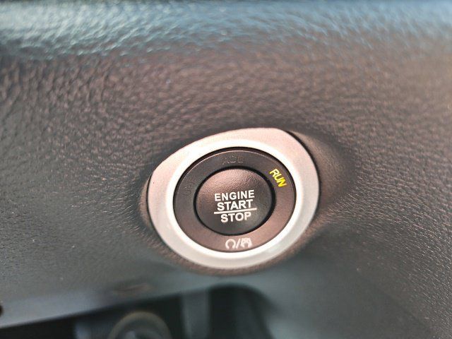 Used 2025 Chrysler Pacifica Select FWD image 22