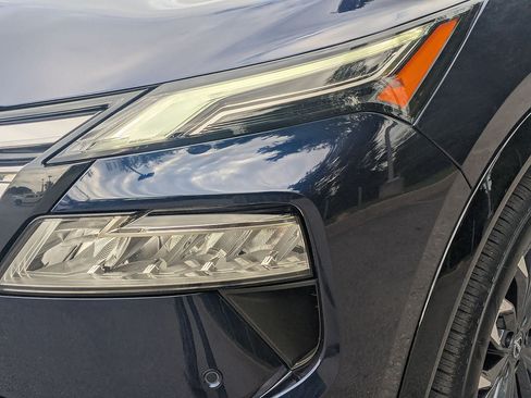 Used 2025 Nissan Rogue Platinum w/ Tech Package AWD/4WD image 9