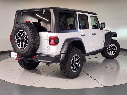 Used 2026 Jeep Wrangler Unlimited Rubicon AWD/4WD image 2