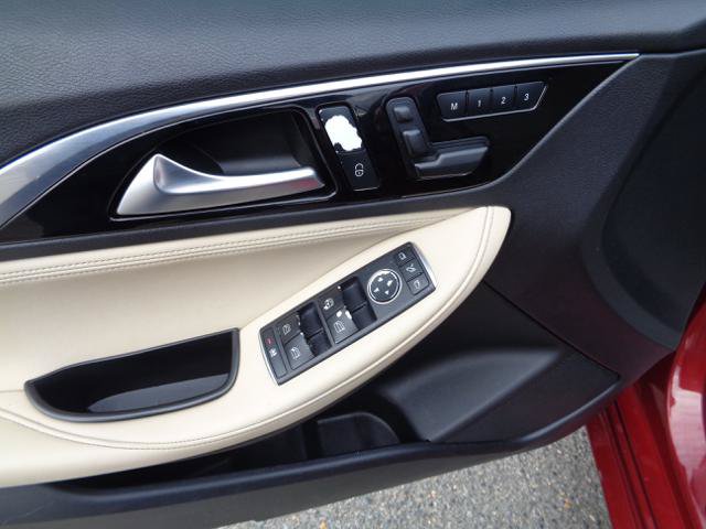 Used 2019 INFINITI QX30 FWD image 25
