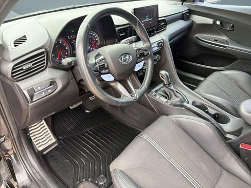Used 2022 Hyundai Veloster N image 4