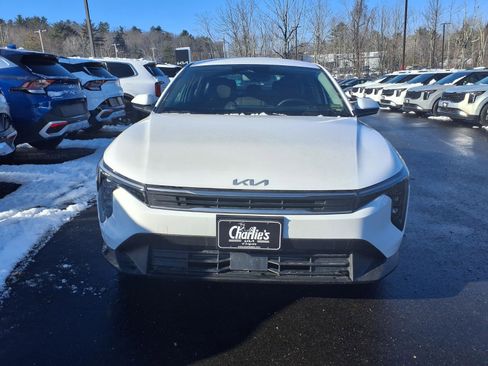 New 2025 Kia K4 LXS FWD image 2