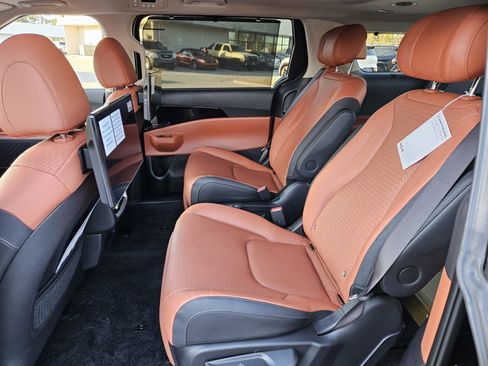 New 2026 Kia Carnival SX Prestige image 10