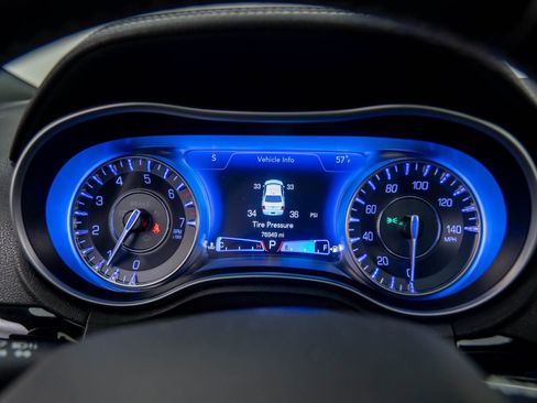 Used 2021 Chrysler 300 S image 22