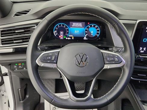 Used 2024 Volkswagen Atlas Cross Sport SE image 12