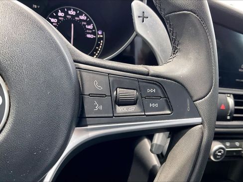 Used 2018 Alfa Romeo Giulia Ti Sport w/ Quick Order Package 22U Sport RWD image 23