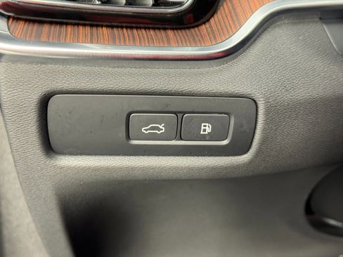 Used 2023 Volvo S60 T8 Plus AWD/4WD image 19