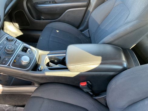 Used 2016 Chrysler 200 Limited image 13