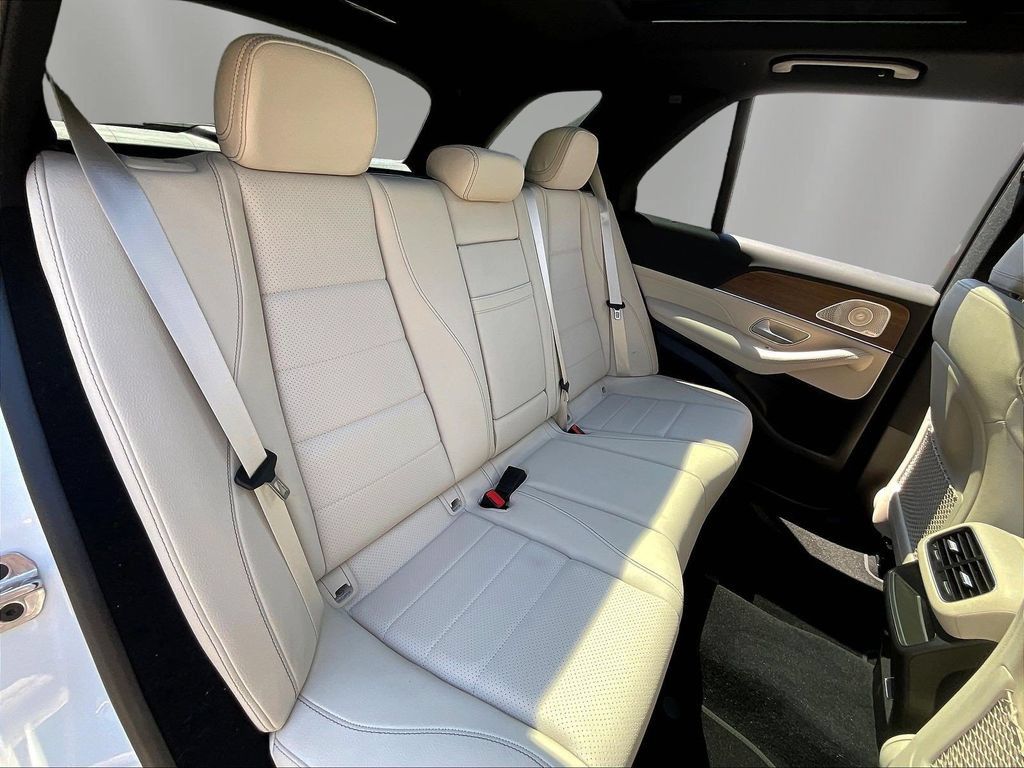 Certified 2025 Mercedes-Benz GLE 450 4MATIC w/ AMG Line Exterior image 27