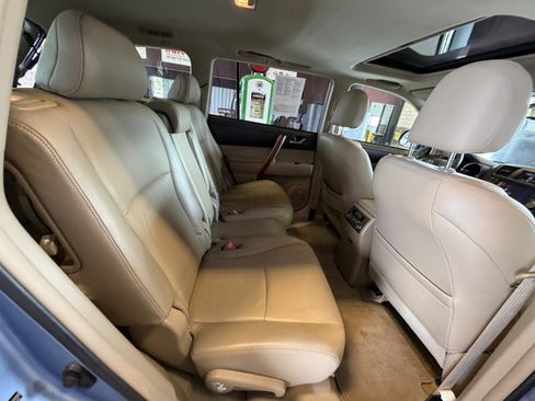 Used 2009 Toyota Highlander Limited AWD/4WD image 17