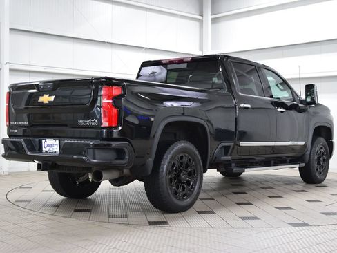 Used 2024 Chevrolet Silverado 3500 High Country w/ Technology Package AWD/4WD image 8