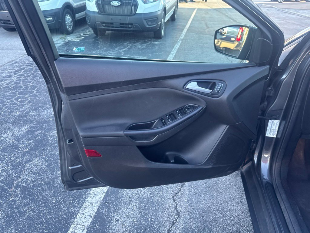 Used 2015 Ford Focus SE FWD image 13
