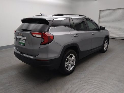 Used 2024 GMC Terrain SLE w/ Driver Convenience Package FWD image 9