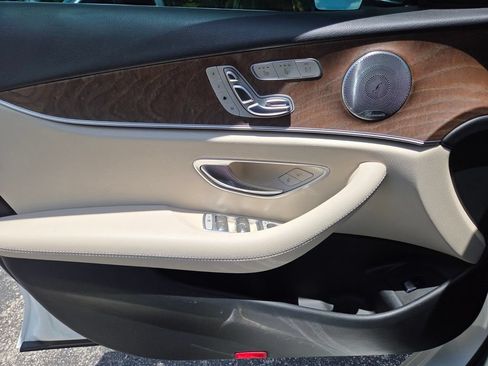Used 2017 Mercedes-Benz E 300 image 26