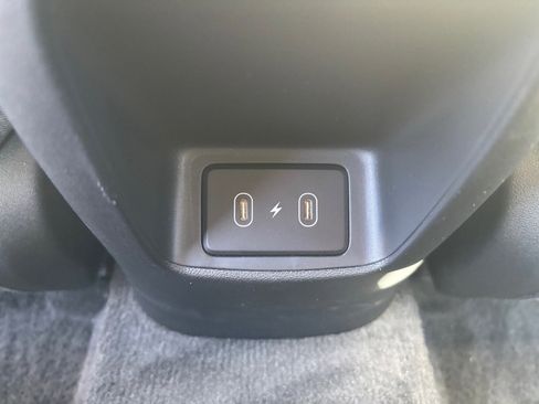 Used 2024 Hyundai Elantra Limited image 19