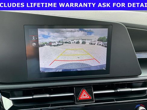 Used 2023 Kia Niro LX FWD image 18
