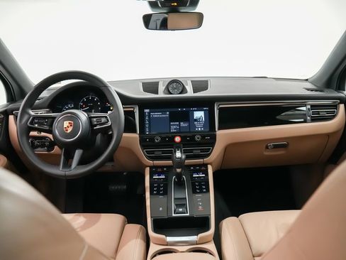 Certified 2023 Porsche Macan AWD/4WD image 20