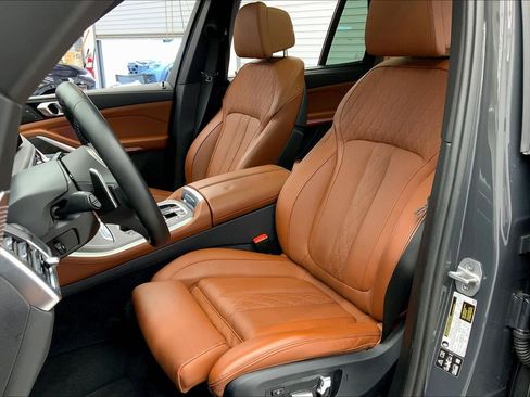 Used 2025 BMW X5 M60i w/ Executive Package image 13