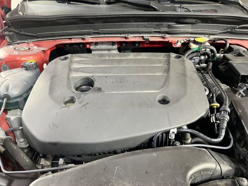 Used 2023 Volvo XC40 B5 Plus image 30