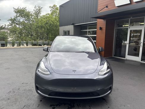 Used 2021 Tesla Model Y Performance AWD/4WD image 3