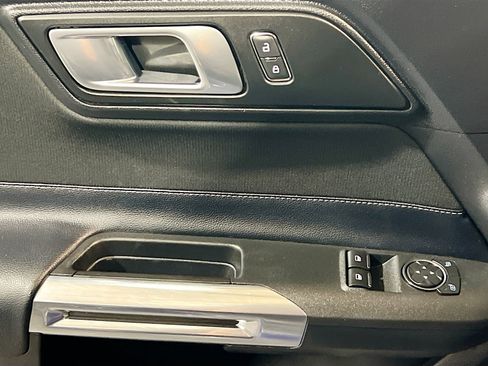 Used 2020 Ford Mustang Coupe RWD image 13