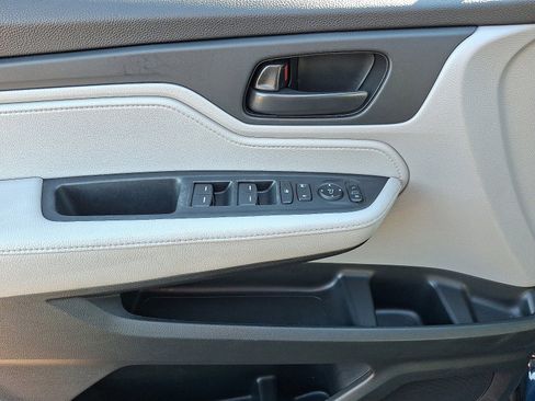 Used 2019 Honda Odyssey EX image 13