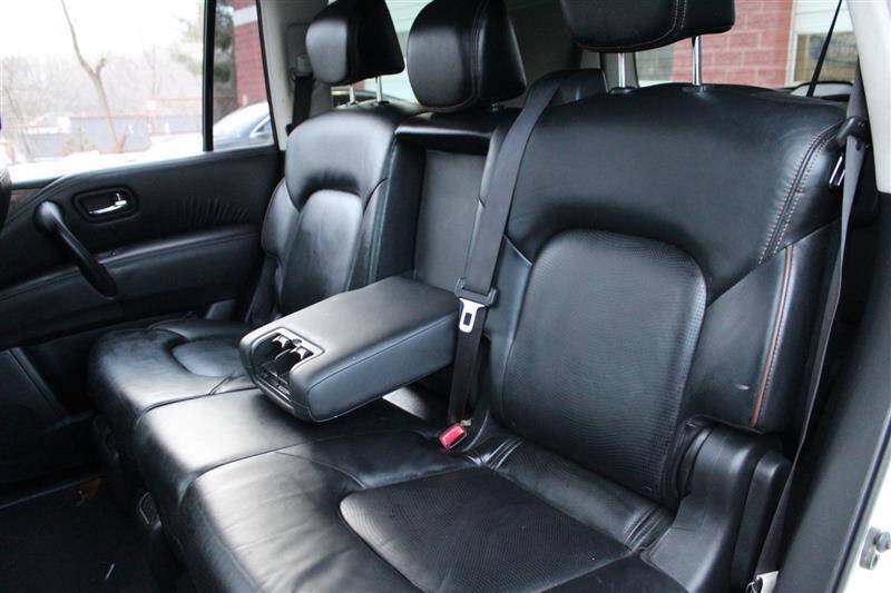 Used 2018 Nissan Armada Platinum w/ Interior Lighting Package AWD/4WD image 28