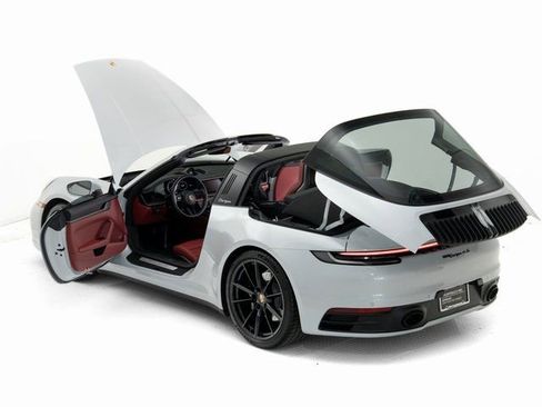 Certified 2024 Porsche 911 Targa 4S AWD/4WD image 43