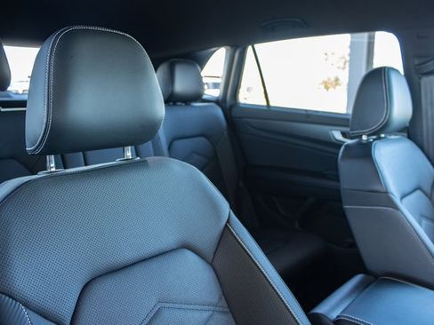 Used 2024 Volkswagen Atlas Cross Sport SE image 26