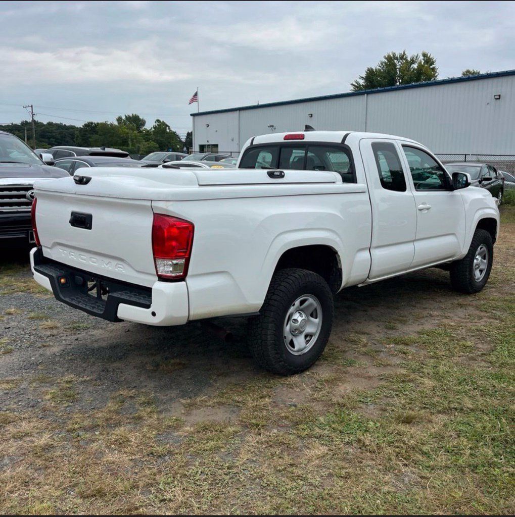Used 2017 Toyota Tacoma SR RWD image 6