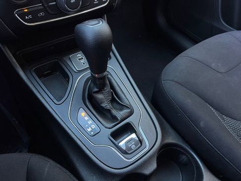 Used 2019 Jeep Cherokee Latitude w/ Popular Appearance Group image 25