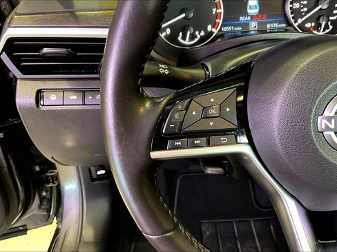 Used 2023 Nissan Altima 2.5 SL AWD/4WD image 12