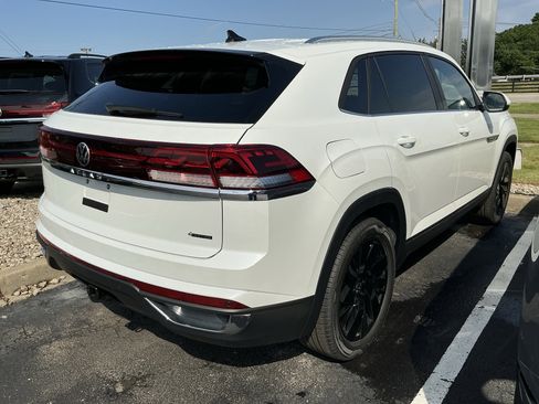 New 2026 Volkswagen Atlas Cross Sport SE AWD/4WD image 7