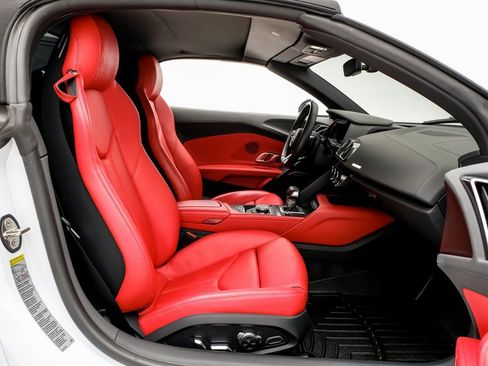 Used 2020 Audi R8 V10 w/ 20" Wheel Package image 32