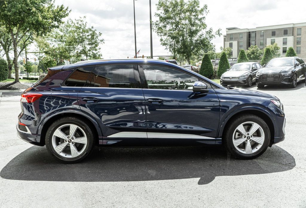 Used 2024 Audi Q4 e-tron Premium Plus AWD/4WD image 3