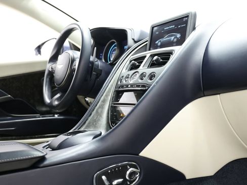 Used 2019 Aston Martin DB11 Coupe RWD image 86