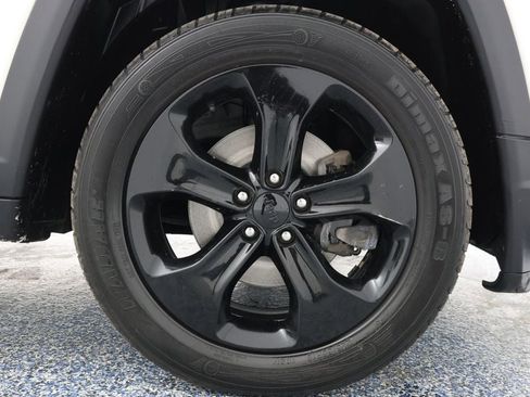 Used 2019 Jeep Compass Latitude image 6