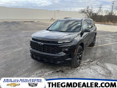 Used 2025 Chevrolet Traverse RS w/ LPO, Floor Liner Package image 1