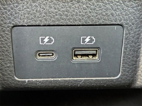 Used 2024 Mitsubishi Eclipse Cross SE image 15