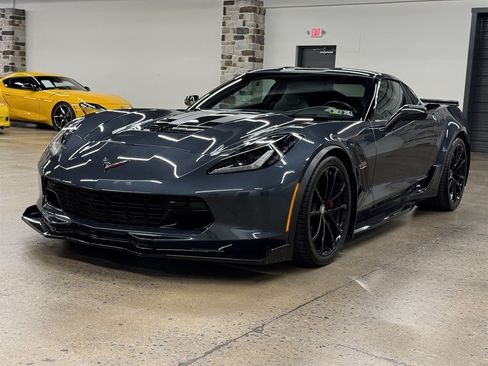 Used 2019 Chevrolet Corvette Grand Sport RWD image 3