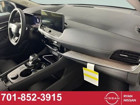 Certified 2025 Nissan Rogue Platinum w/ Platinum Premium Package image 31